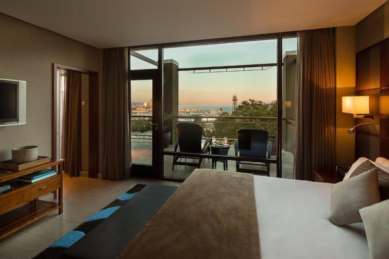 Hotel Miramar Barcelona Gl מראה חיצוני תמונה A room at the hotel
