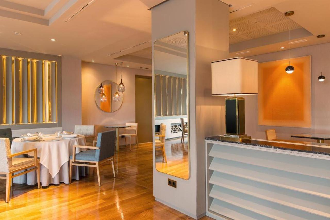 Hotel Miramar Barcelona Gl מראה חיצוני תמונה Restaurant "La Table d'Or"
