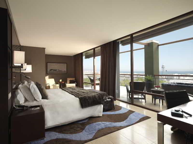 Hotel Miramar Barcelona Gl חדר תמונה A bedroom at the hotel