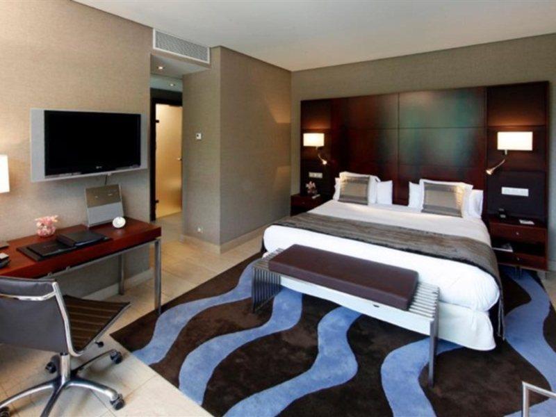 Hotel Miramar Barcelona Gl מראה חיצוני תמונה A room at the hotel