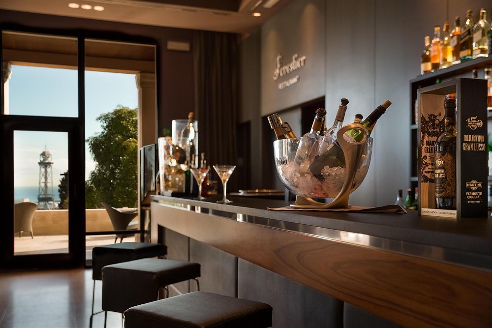 Hotel Miramar Barcelona Gl מראה חיצוני תמונה The bar at the Mandarin Oriental, Athens
