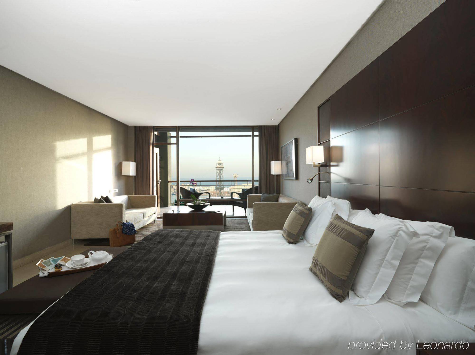 Hotel Miramar Barcelona Gl חדר תמונה A room at the hotel