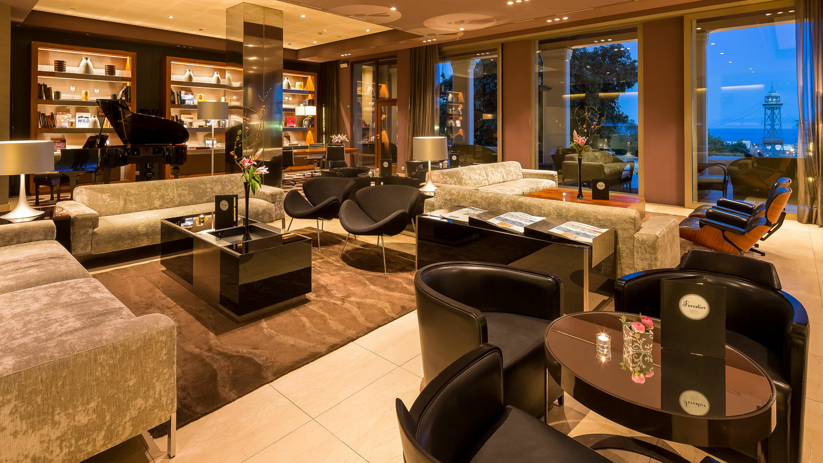Hotel Miramar Barcelona Gl מראה חיצוני תמונה The lounge at the airport