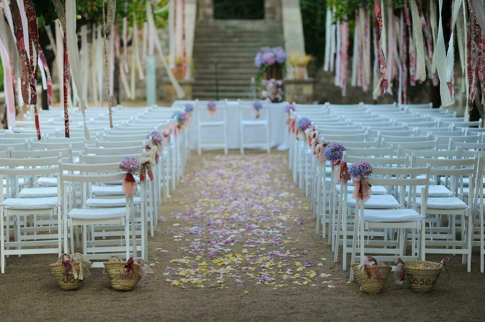 Hotel Miramar Barcelona Gl מראה חיצוני תמונה A wedding ceremony at the San Francisco Botanical Garden